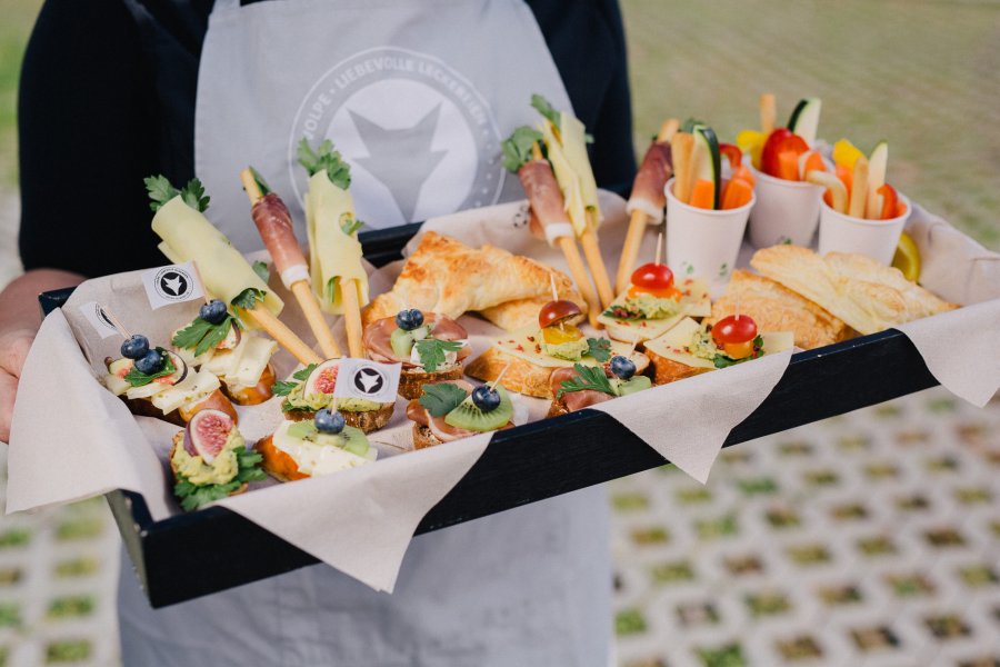 CATERING MIT GRILL